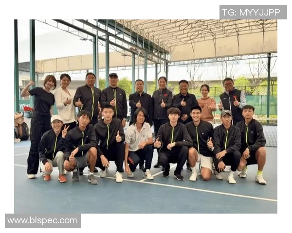 重庆网球队在精英赛中的团队协作展现出色值得赞赏与反思